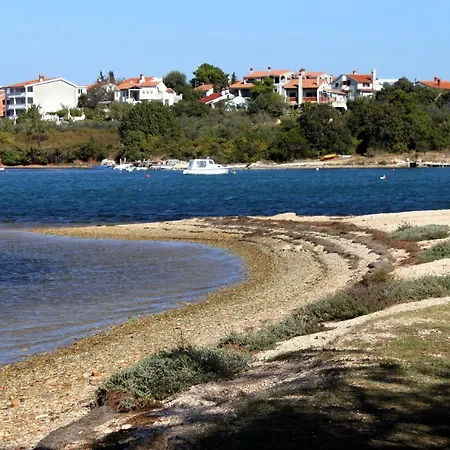 By The Sea - 2255 Apartman
