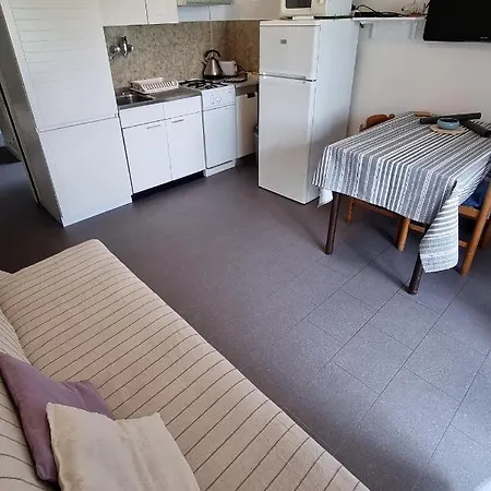 By The Sea - 2255 Apartman *